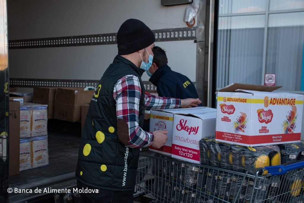 METRO Moldova donates 800 kilos of food and non-food products to help refugees in Moldova