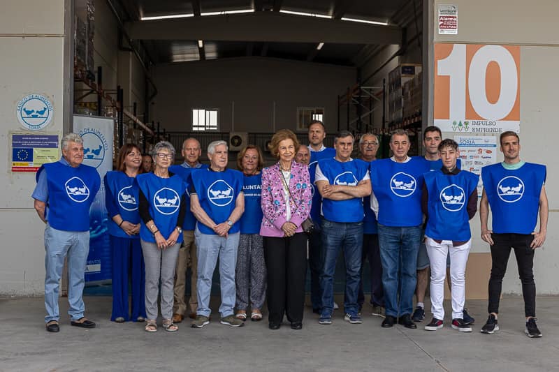 Visit of Queen Sofía to Banco de Alimentos de Soria